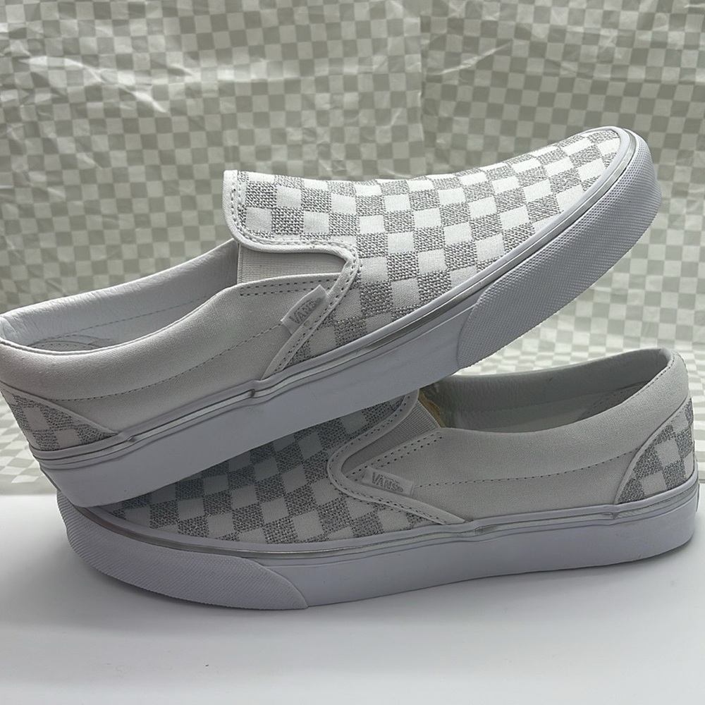 Vans Men’s Checkered Classic Slip-On Sneakers 
Metallic True White
VN000CT5W00
